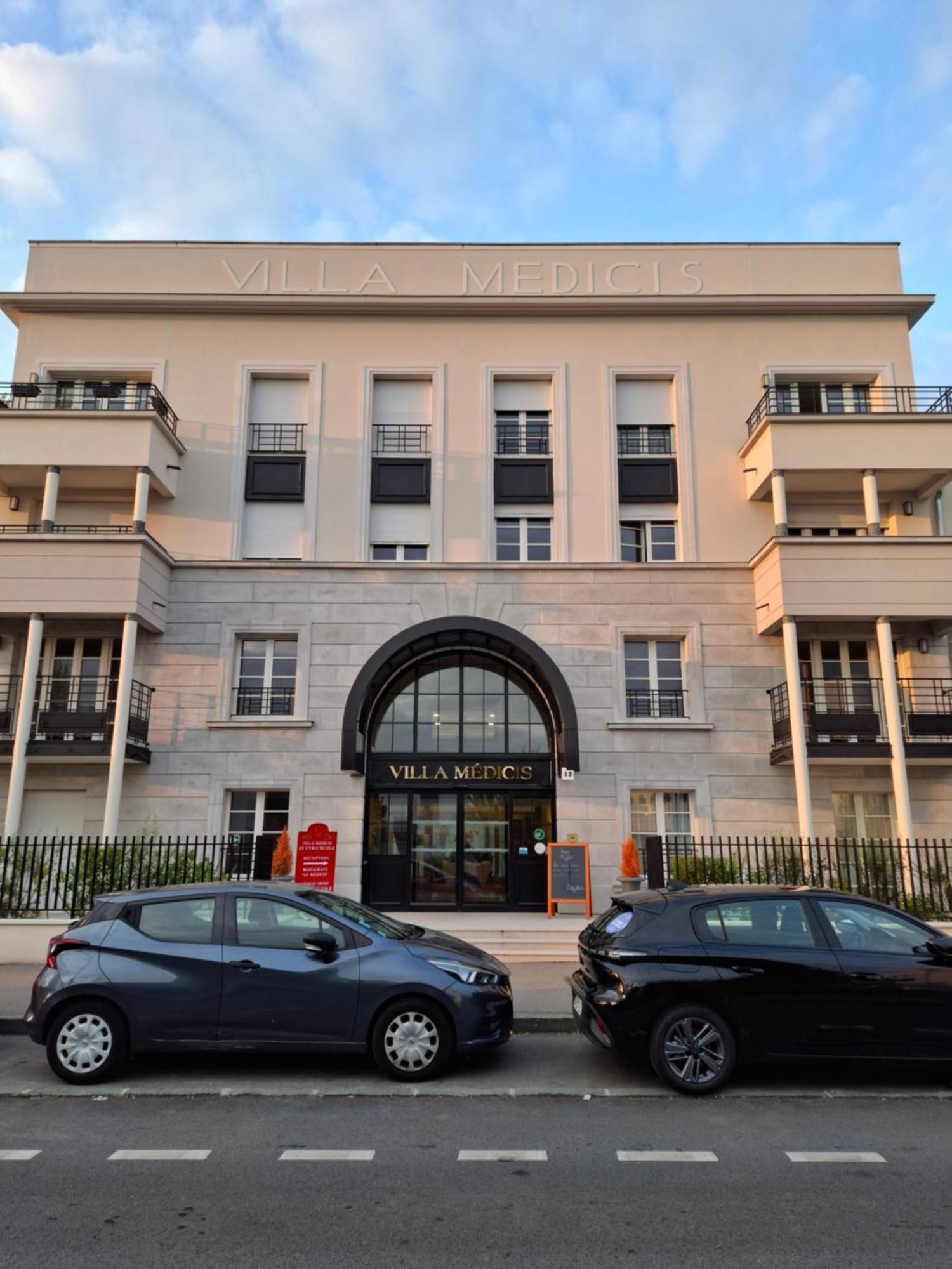 Villa Medicis Versailles Saint-Cyr-lʼÉcole Eksteriør billede